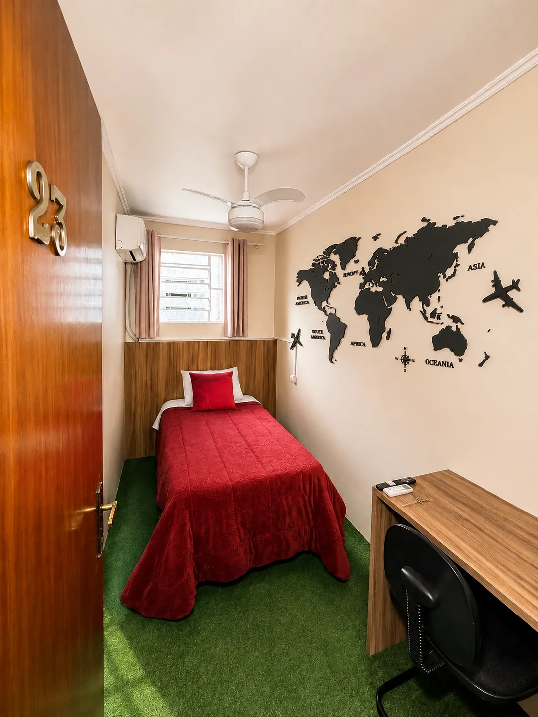 Quarto privativo da guest house com cama de casal - Foto 3